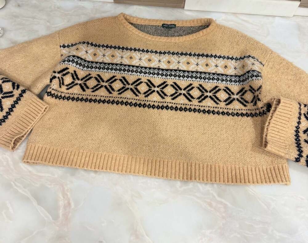 Wild Fable Sweater Size XS Fair Isle